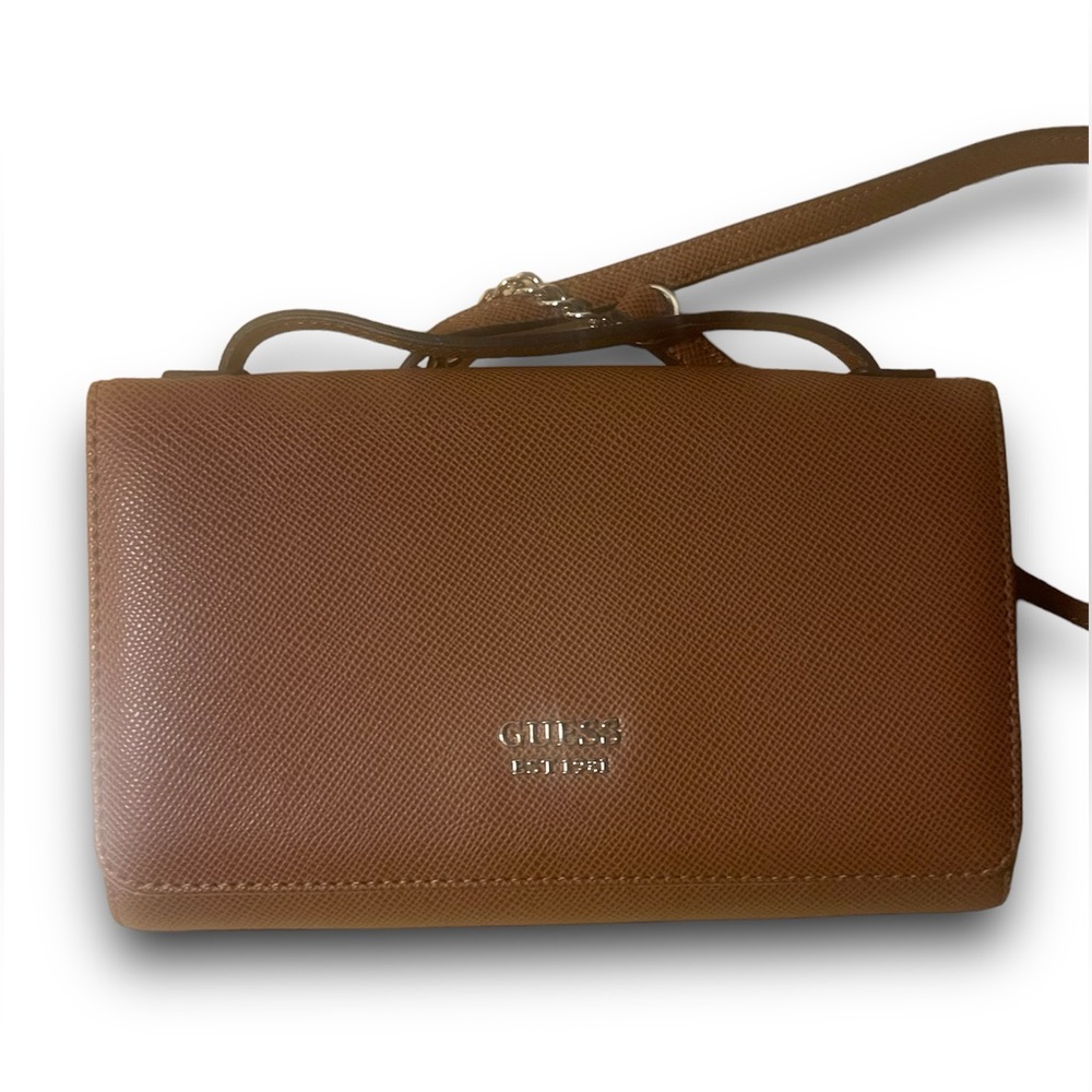 Guess Crossbody Purse (LIKE NEW - NEVER WORN)